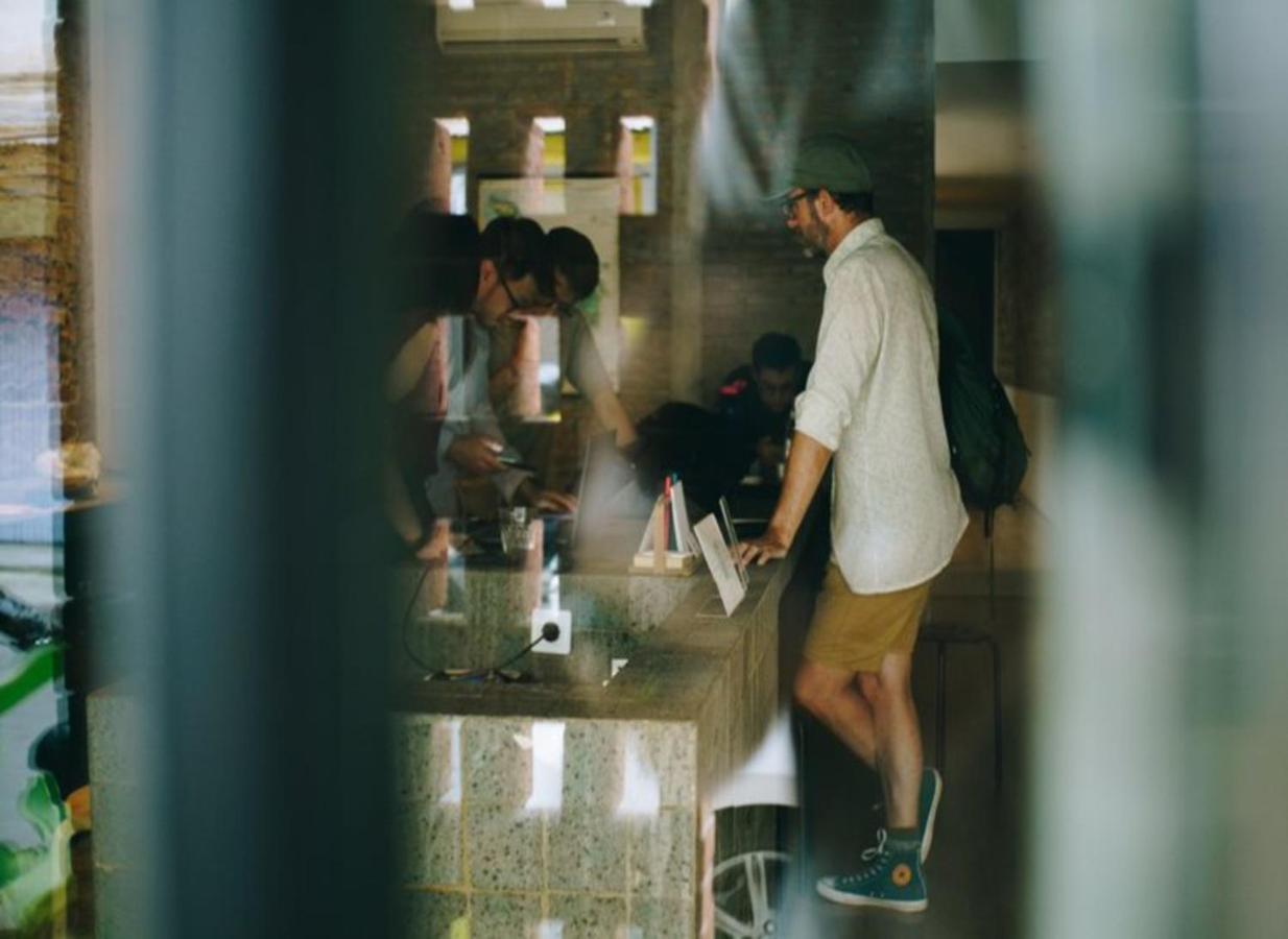 Semalam At Sun Yat Sen - Self Check In Hostel Medan Kültér fotó